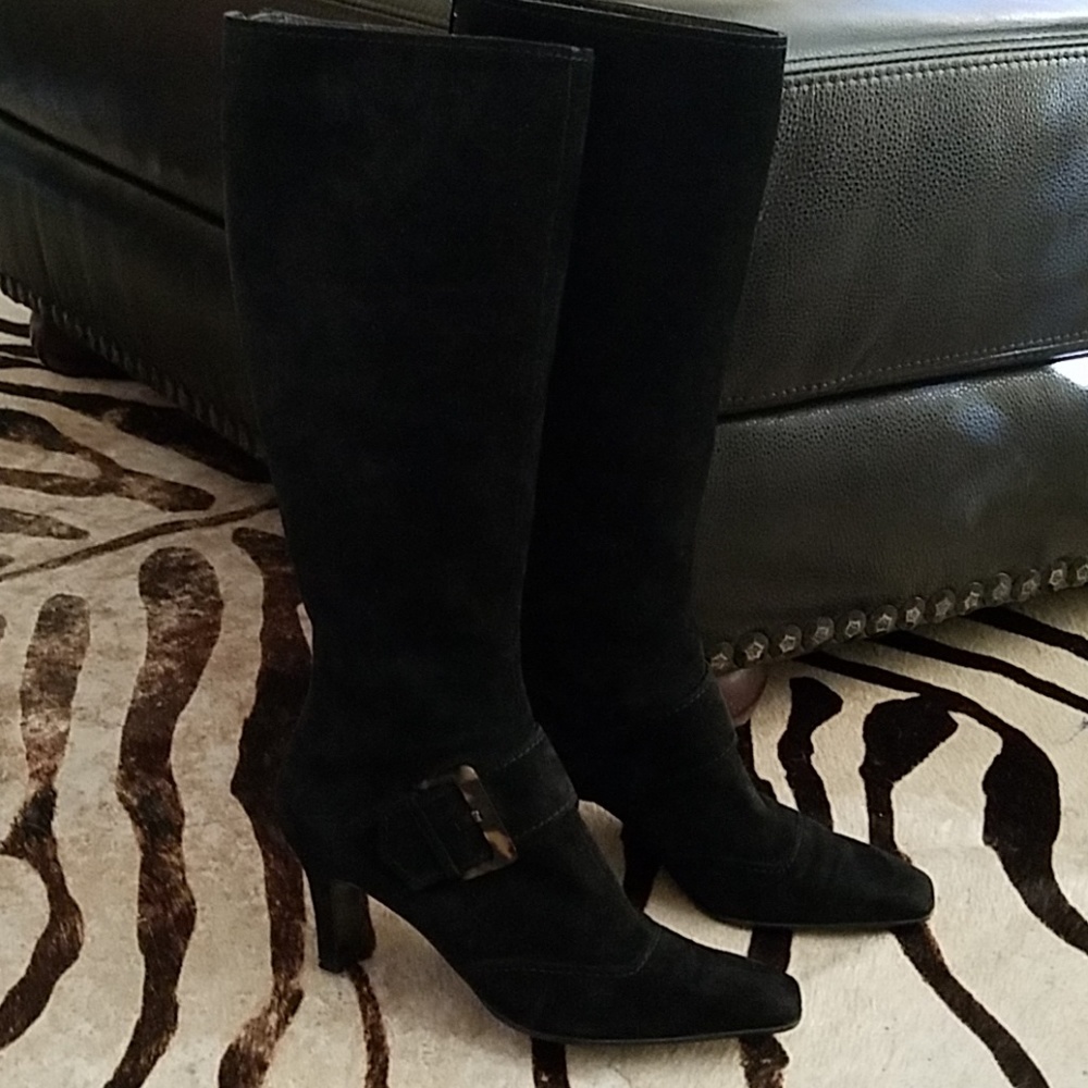 MARK DOWN! SALVATORE FERRAGAMO SUEDE BOOTS